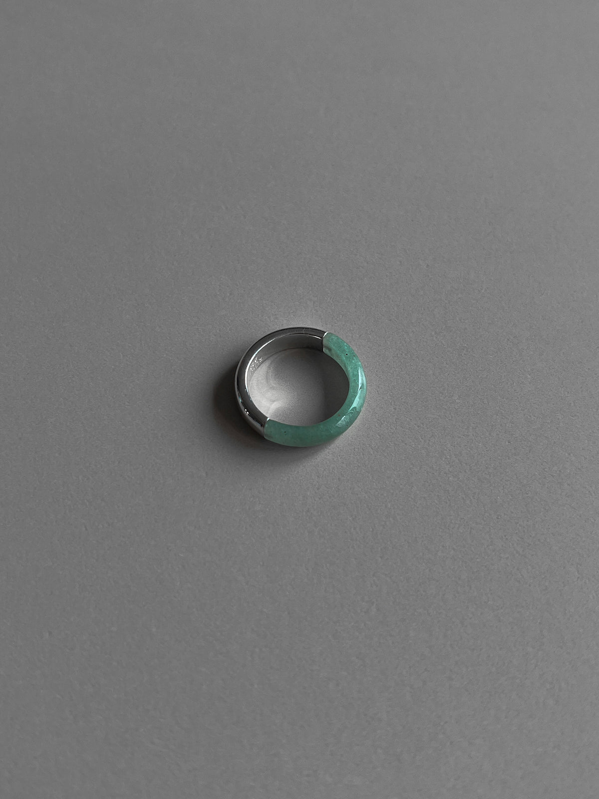 [X RUHEL] HALF JADE RING