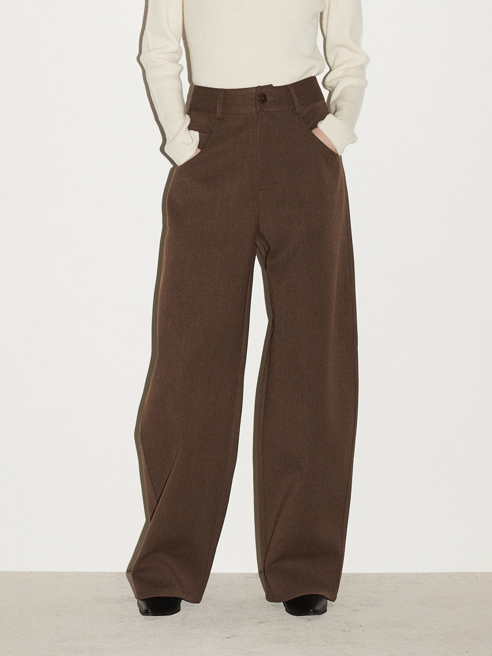 WOOL CURVED PANTS [KHAKI BROWN]