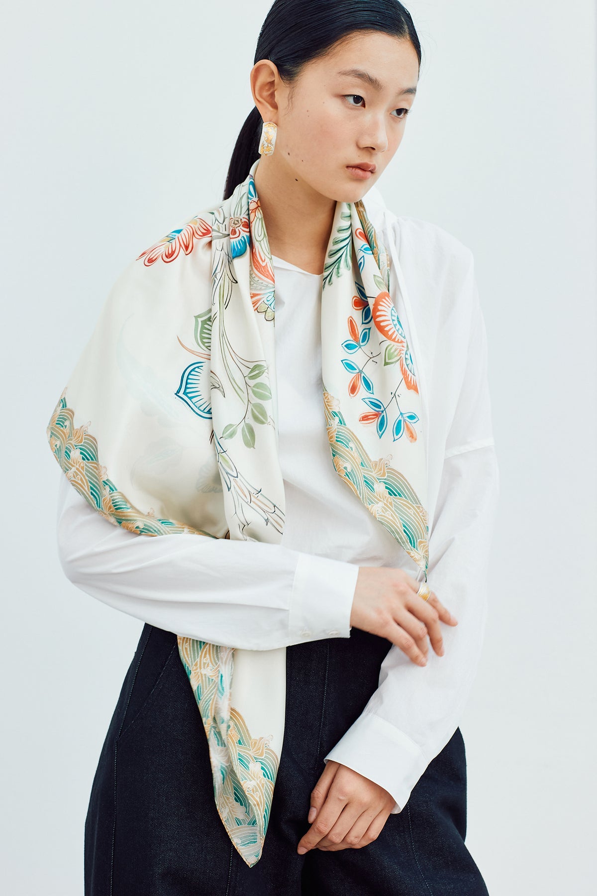ORIENTAL FLORAL SCARF
