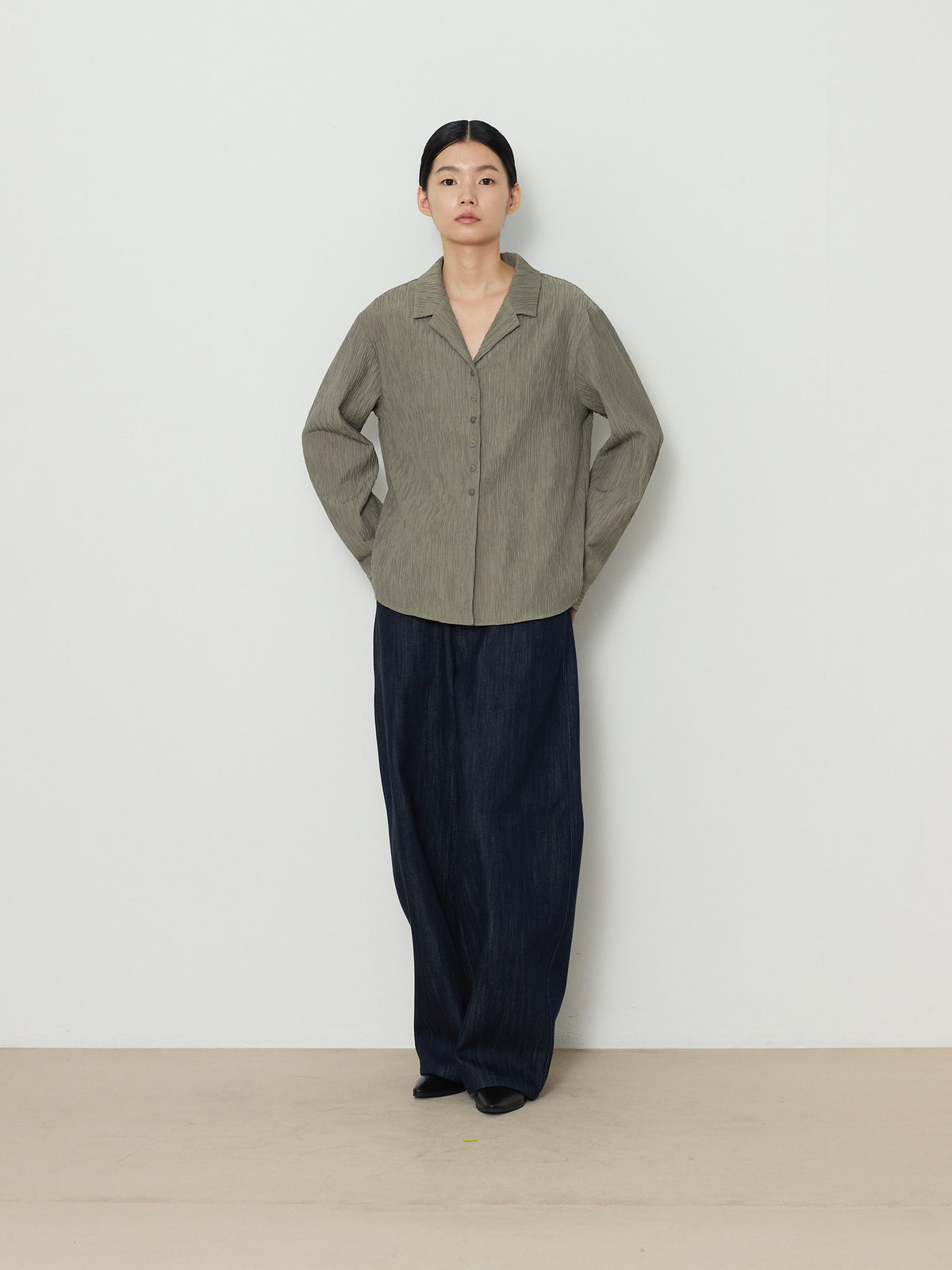 OPEN COLLAR PLEATS SHIRTS [LIGHT KHAKI] 10