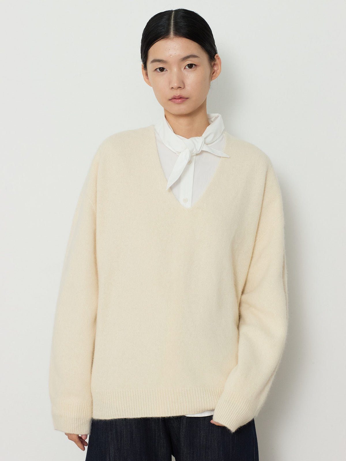 DEEP V-NECK BLEND KNIT [CREAM] 4