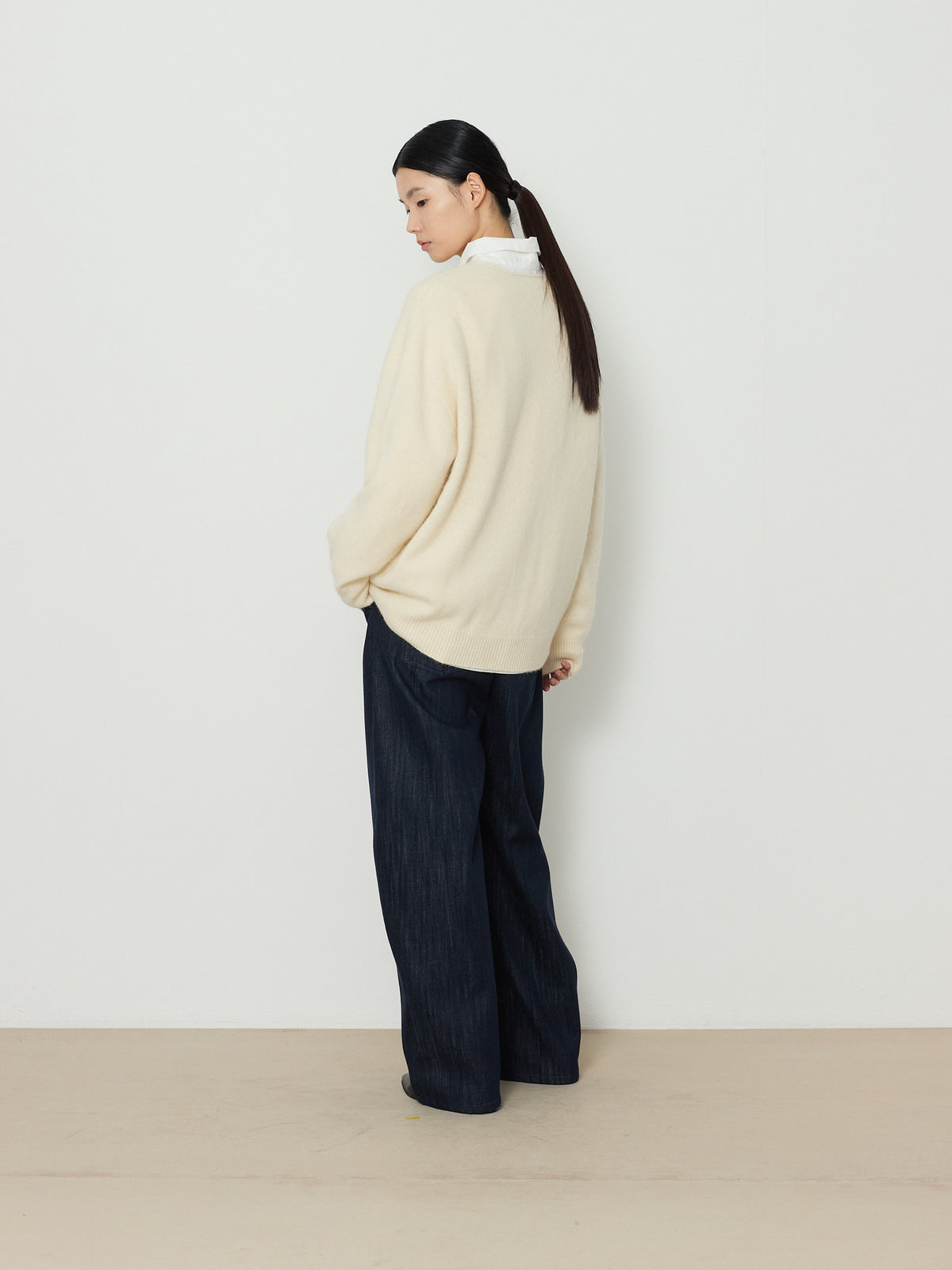DEEP V-NECK BLEND KNIT [CREAM] 13
