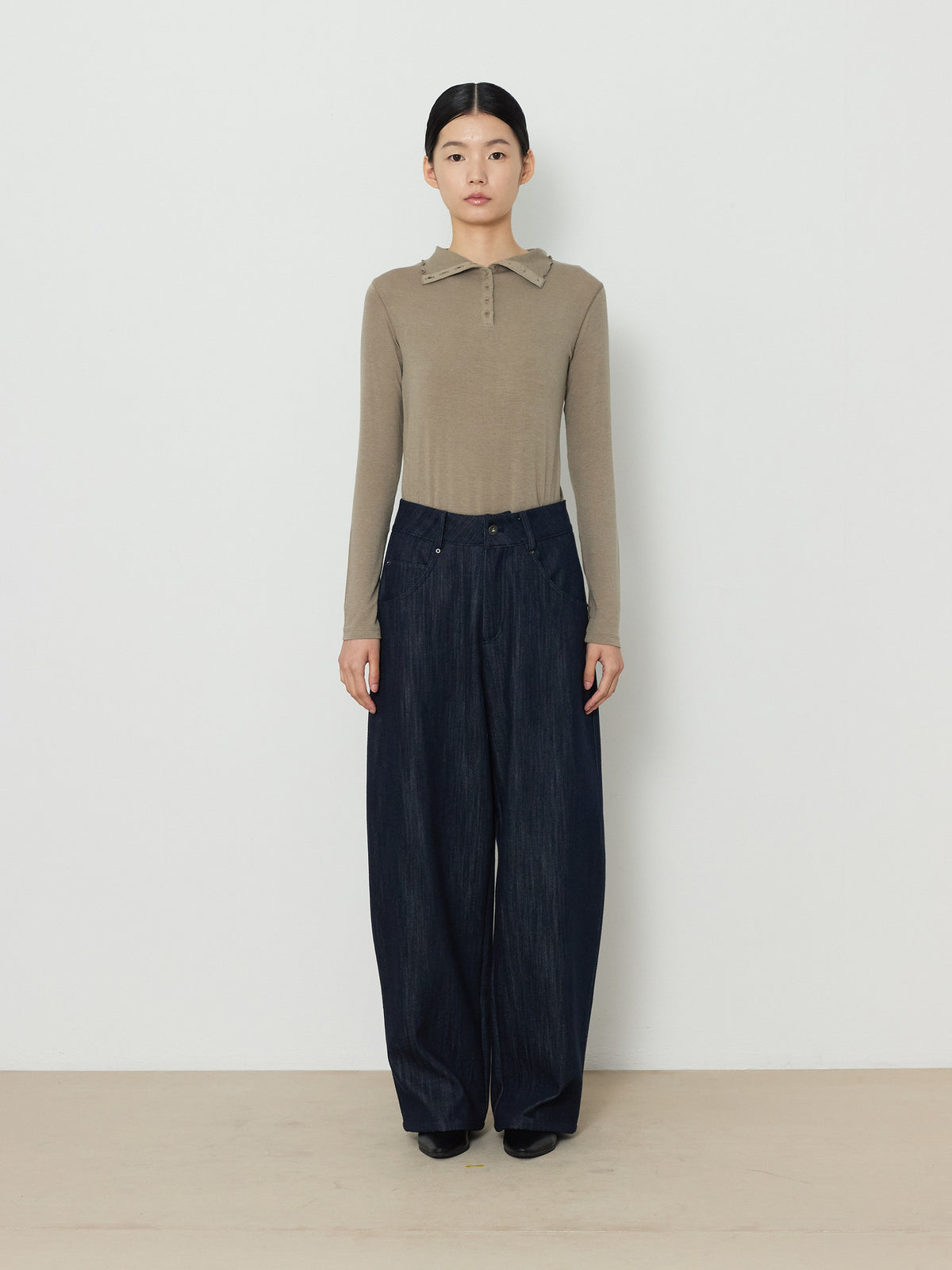 BUTTON TURTLENECK TOP [KHAKI] 1