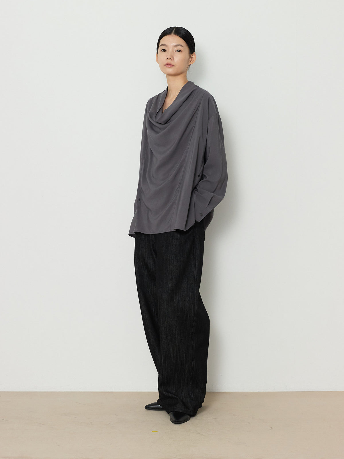 DRAPE NECK WRAP BLOUSE [CHARCOAL] 14