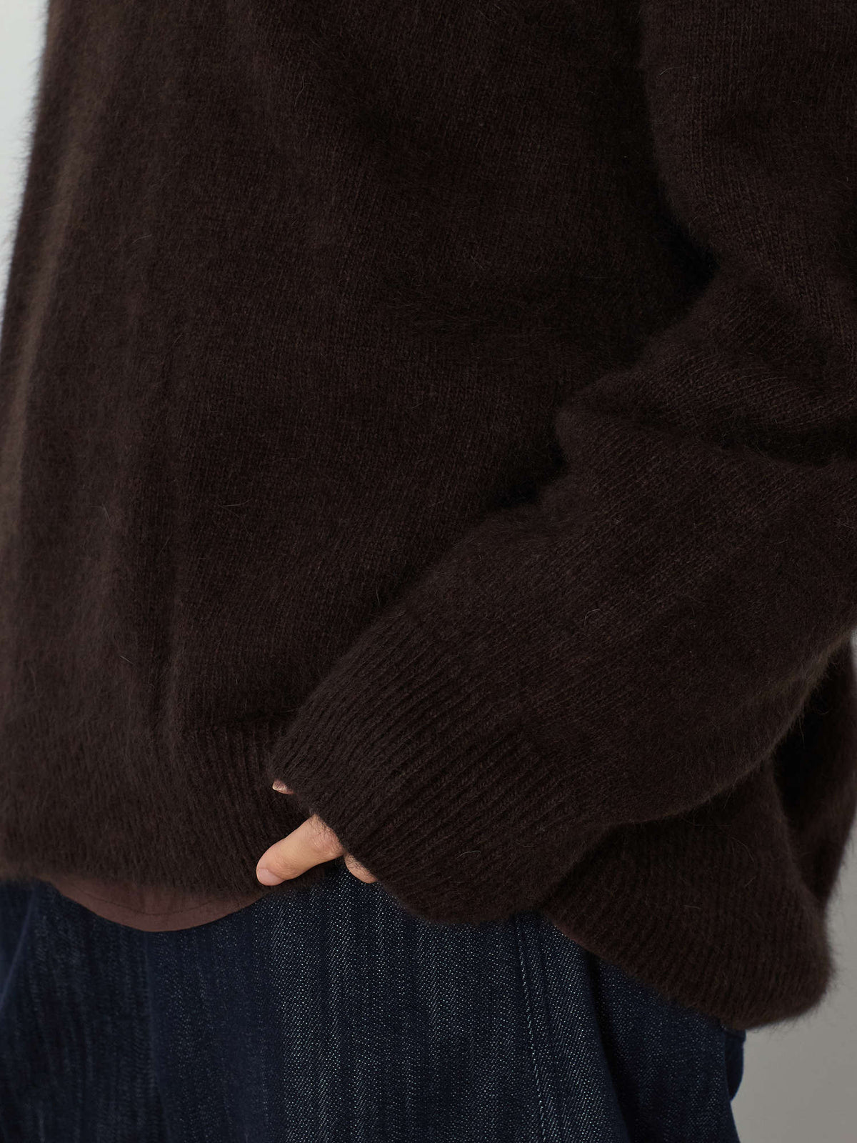 DEEP V-NECK BLEND KNIT [BROWN] 9