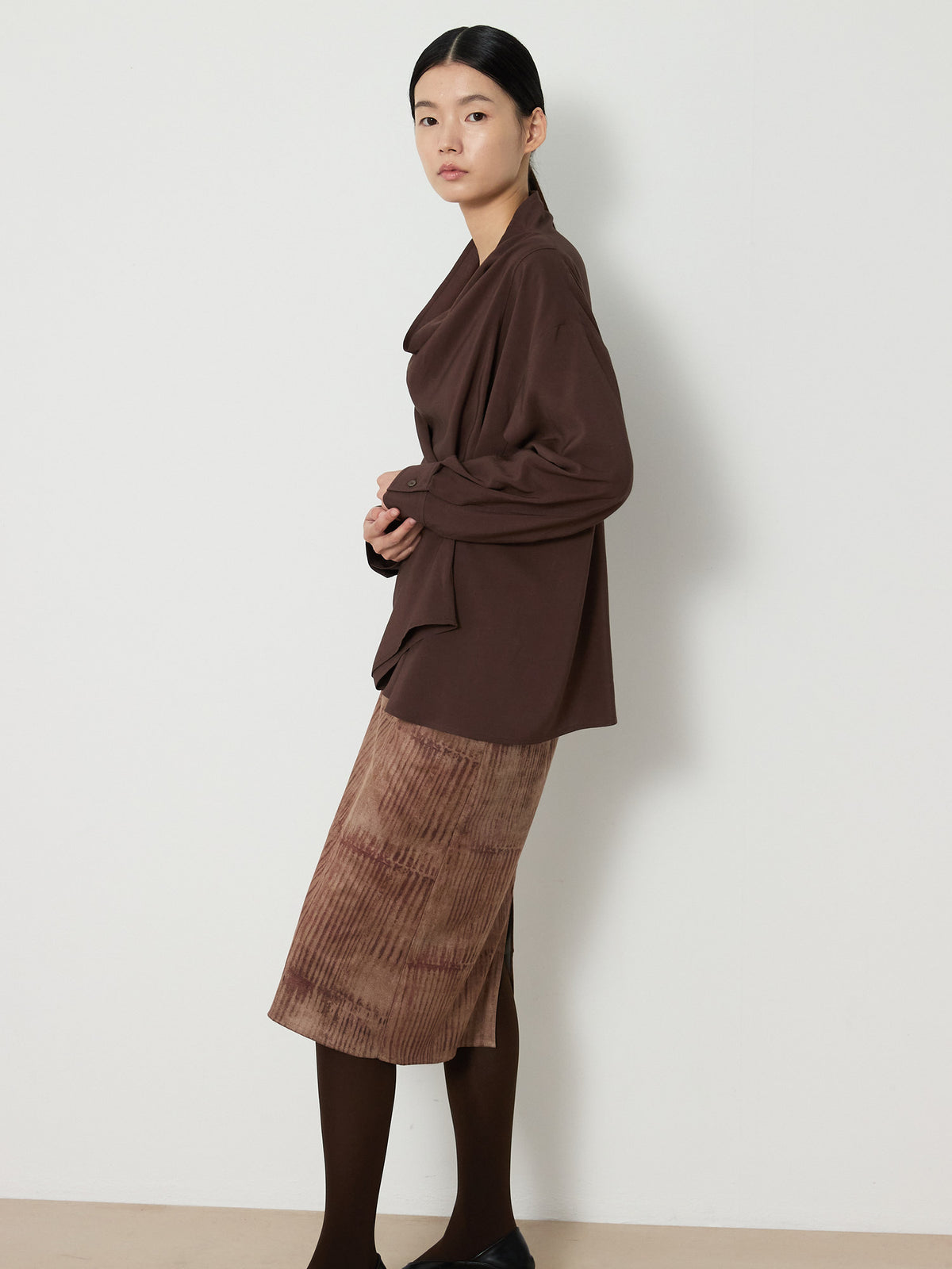 DRAPE NECK WRAP BLOUSE [BROWN] 21