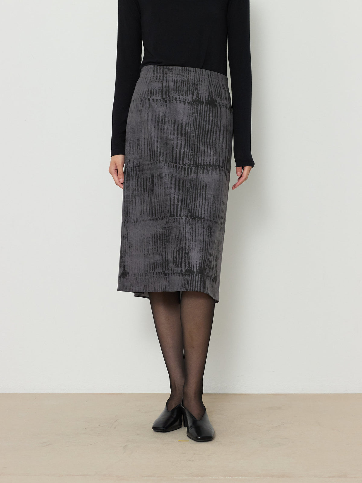 PRINTED SUEDE SKIRT [GRAY] 4