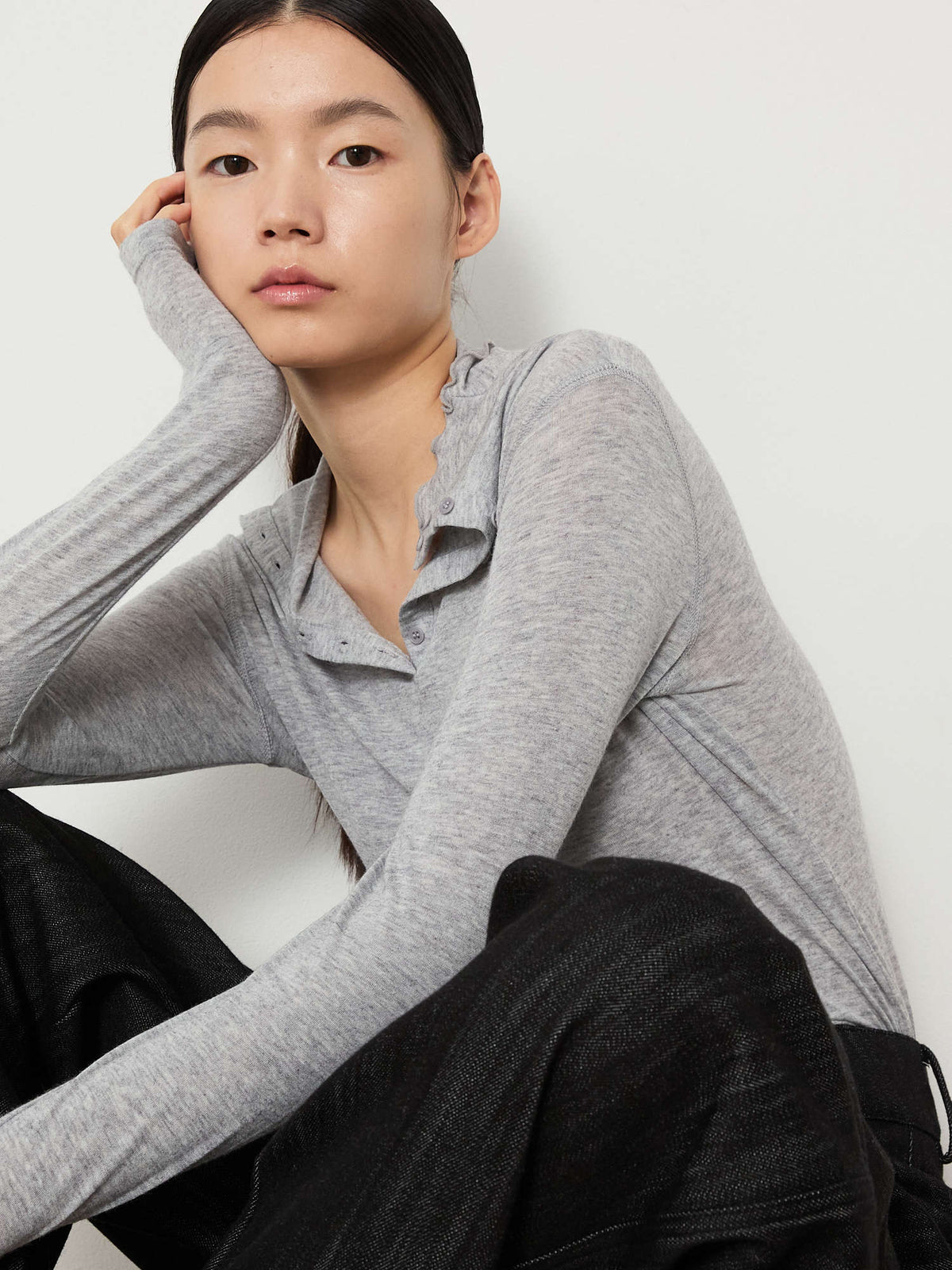 BUTTON TURTLENECK TOP [GRAY] 8