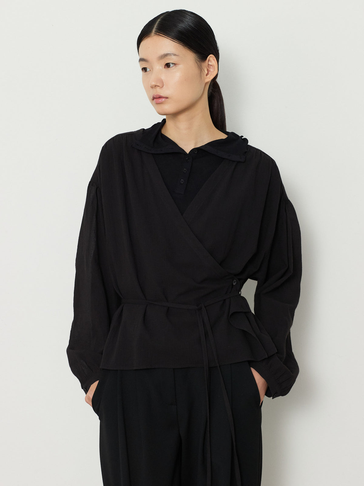 BUTTON TURTLENECK TOP [BLACK] 13
