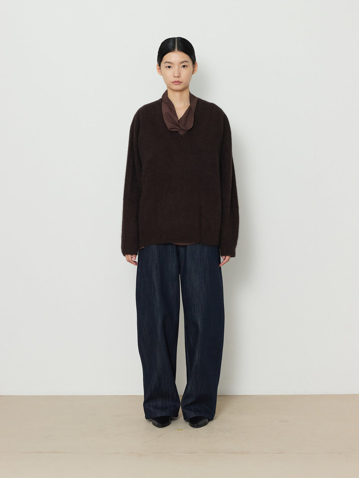 DEEP V-NECK BLEND KNIT [BROWN] 1