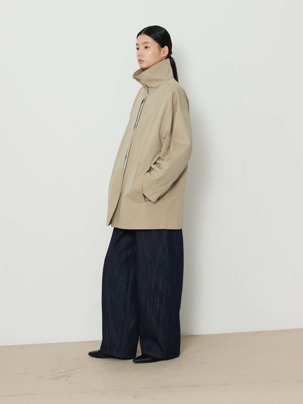 HIDDEN BUTTON HALF TRENCH COAT [BEIGE] 15