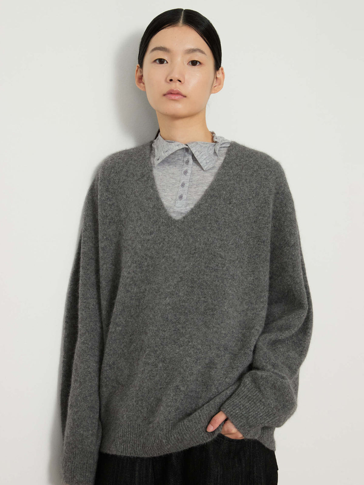 DEEP V-NECK BLEND KNIT [GRAY]
