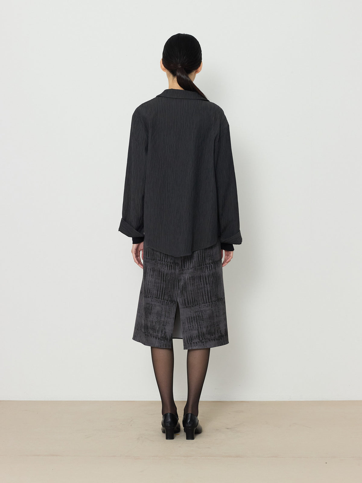 OPEN COLLAR PLEATS SHIRTS [CHARCOAL] 4