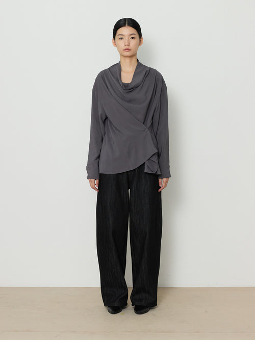 DRAPE NECK WRAP BLOUSE [CHARCOAL] 1