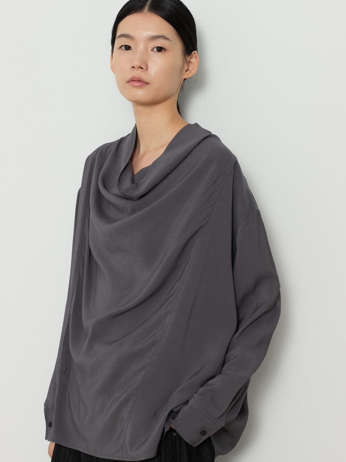 DRAPE NECK WRAP BLOUSE [CHARCOAL] 5