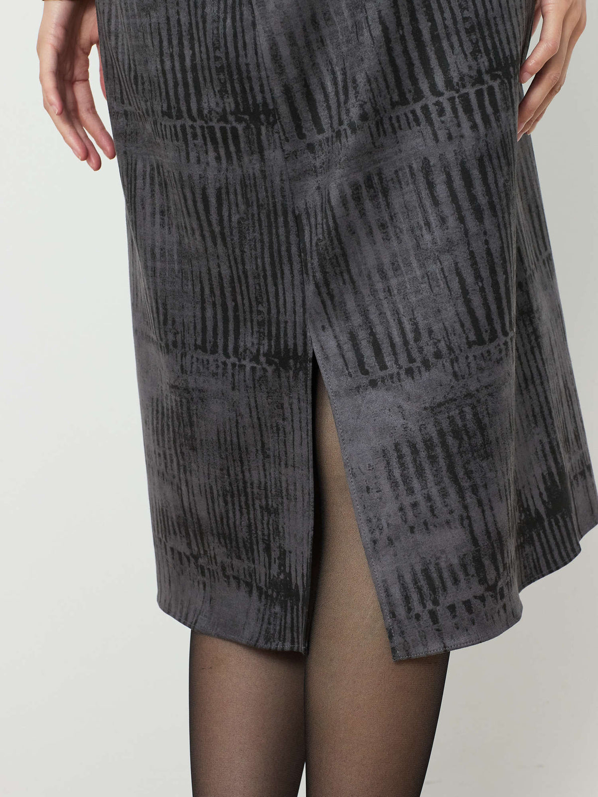 PRINTED SUEDE SKIRT [GRAY] 7
