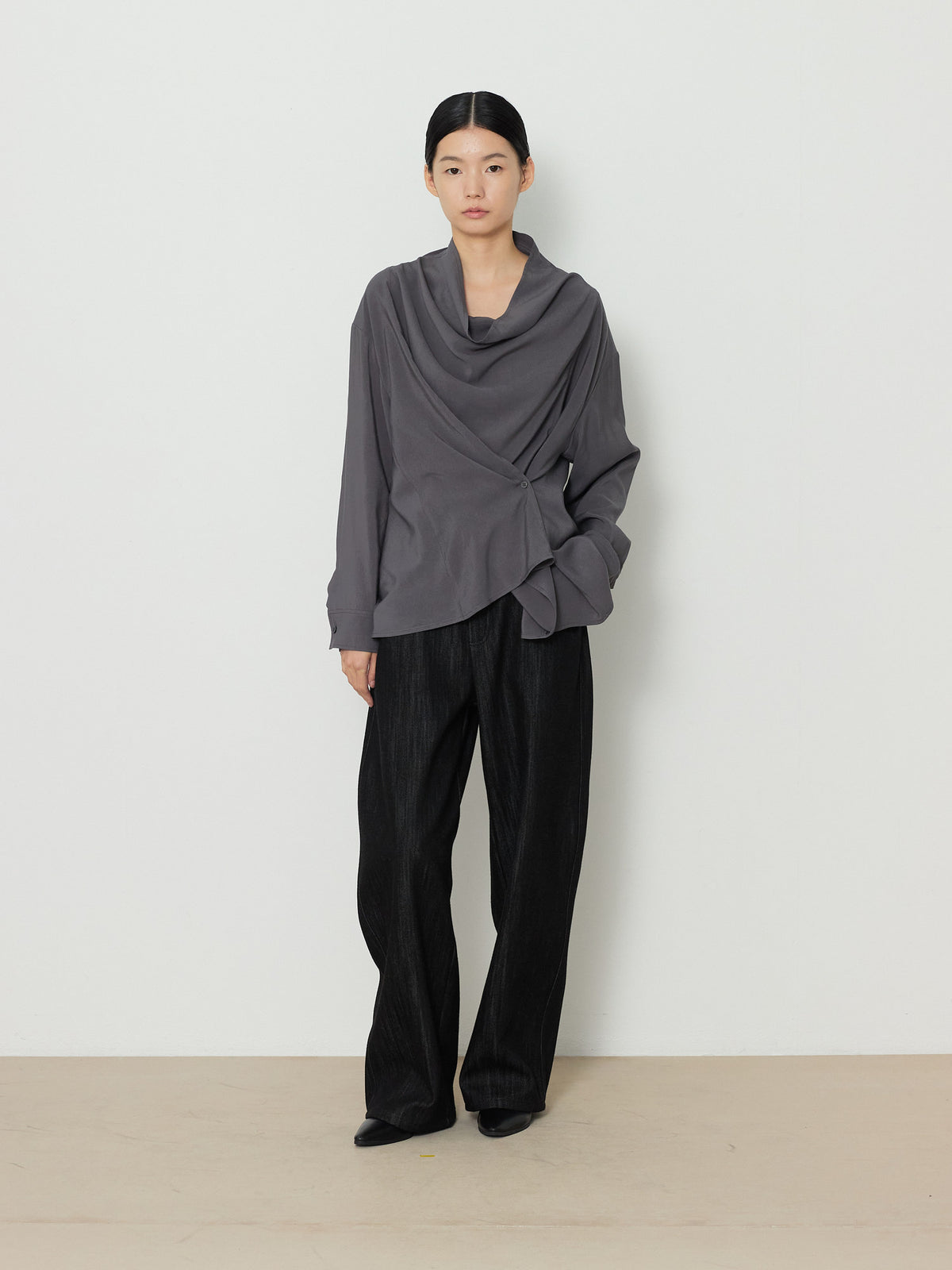 DRAPE NECK WRAP BLOUSE [CHARCOAL] 12