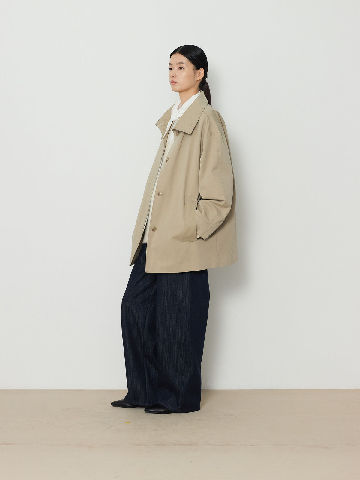 HIDDEN BUTTON HALF TRENCH COAT [BEIGE] 23