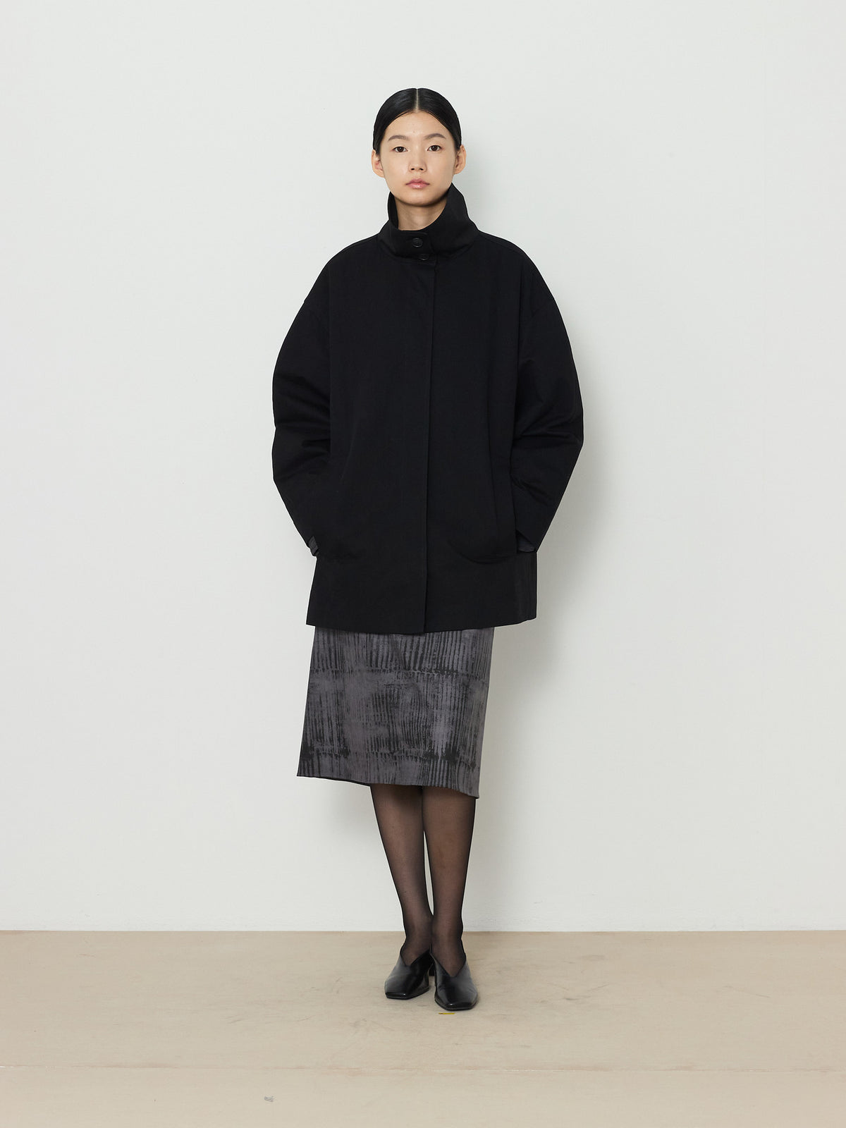 HIDDEN BUTTON HALF TRENCH COAT [BLACK] 14