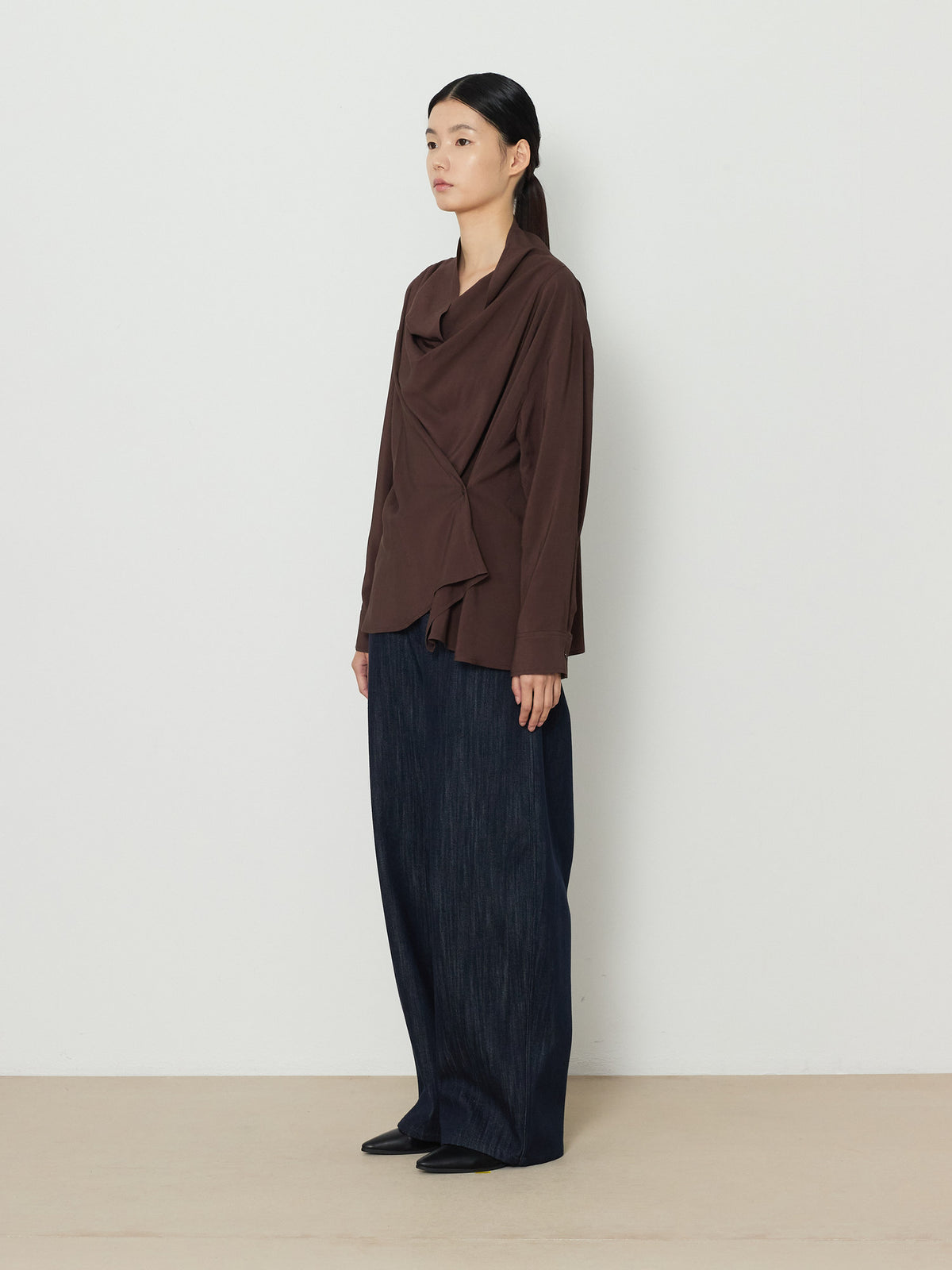 DRAPE NECK WRAP BLOUSE [BROWN] 2