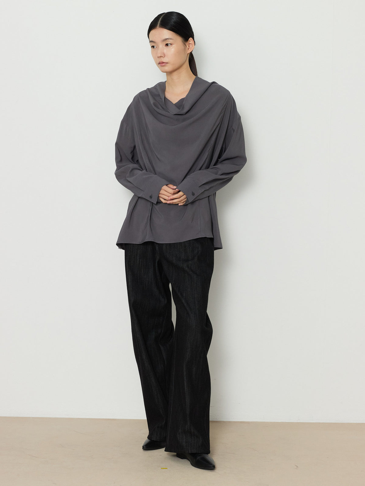DRAPE NECK WRAP BLOUSE [CHARCOAL] 15
