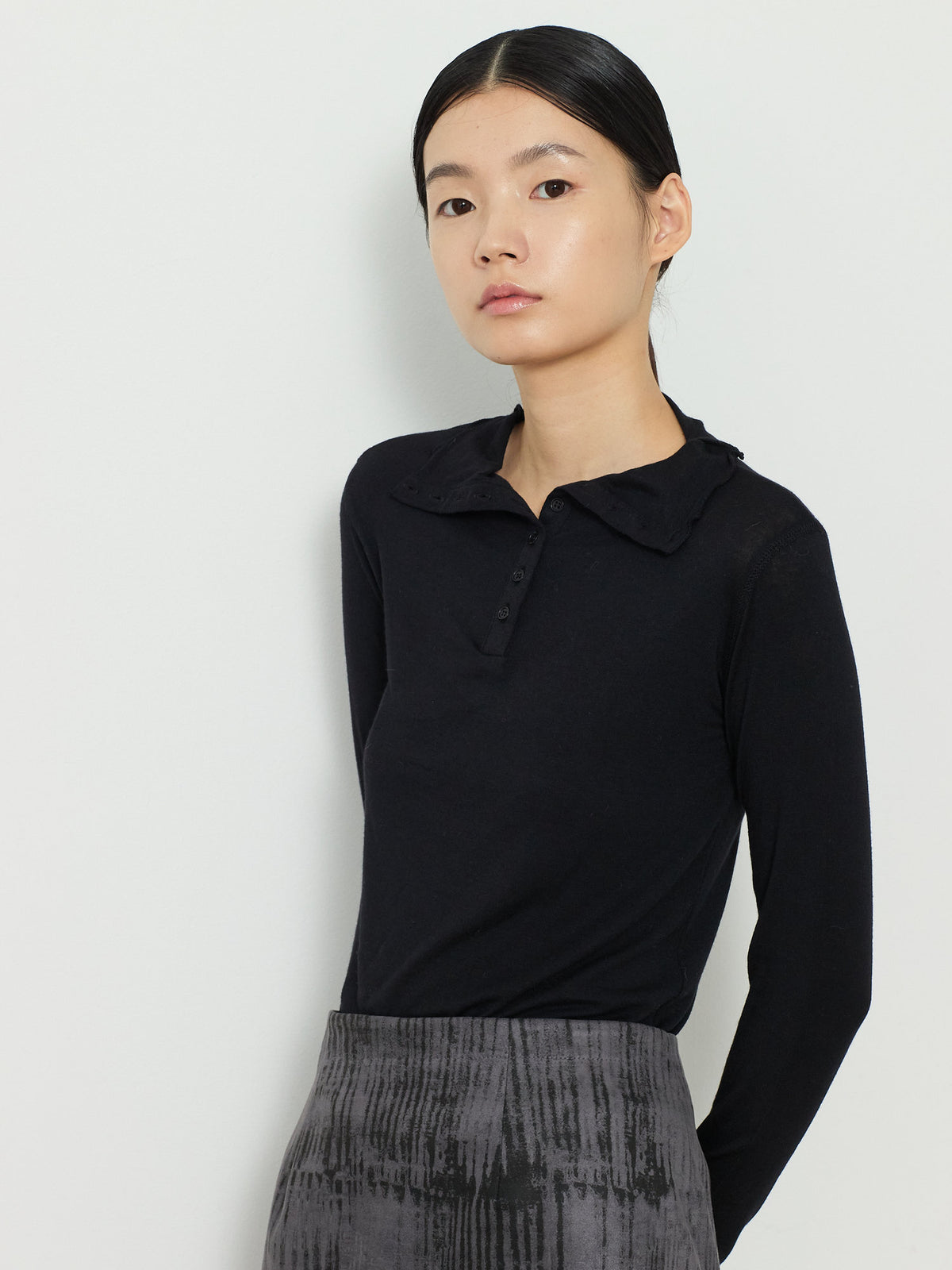 BUTTON TURTLENECK TOP [BLACK] 6